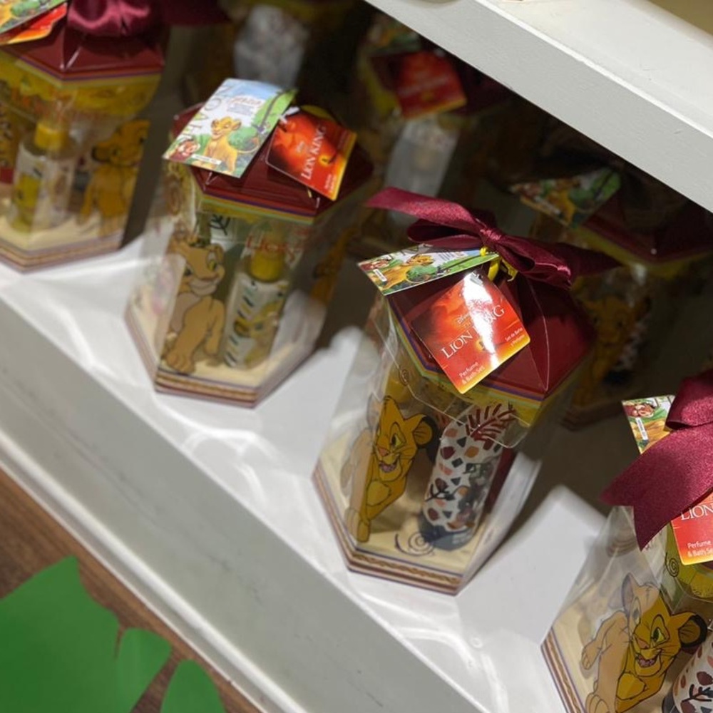 5 Lion King Bath set with 4-piece each: .Body Mist .Lotion .Shower Gel .Pouf